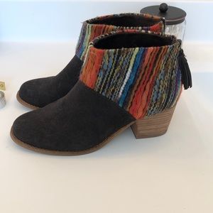 Tom’s Brown Suede Booties